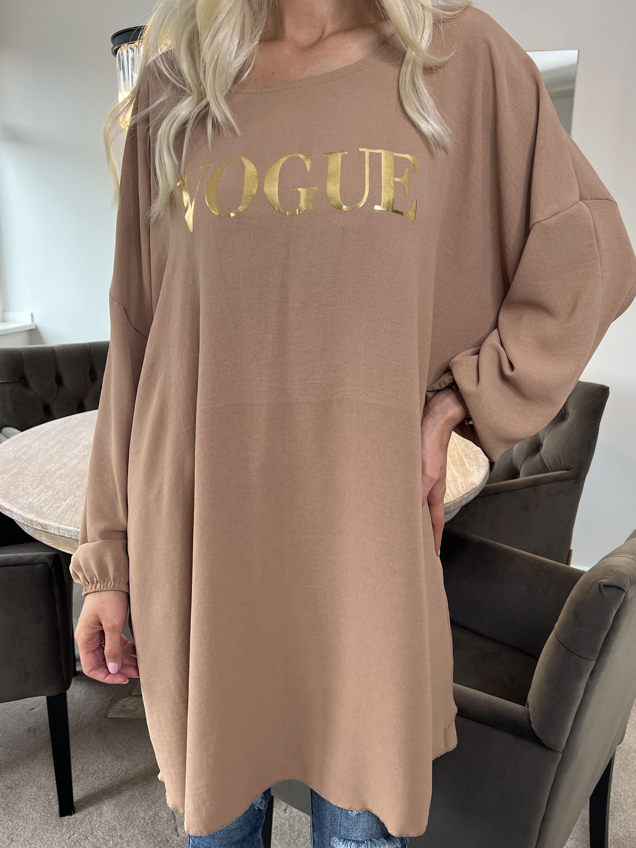 Nella - Cool kjole med skrift